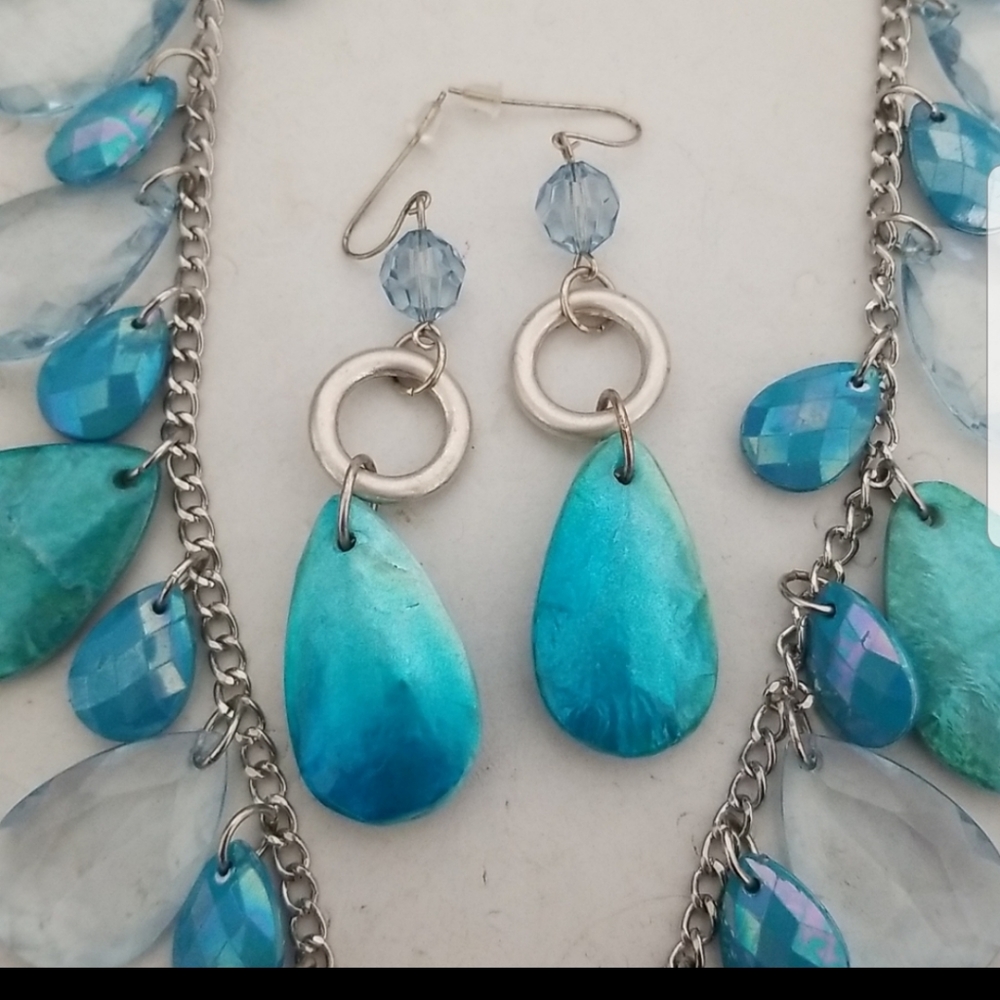 Teal Blue Necklace and Earrings - Picture 2 of 5